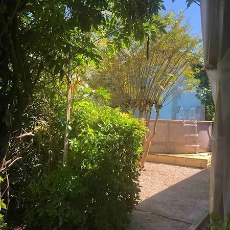 Casa vacanze Maison à Avec Piscine Hors-sol